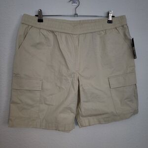 Original Use Men's Cream Utility Cargo Shorts Size Large